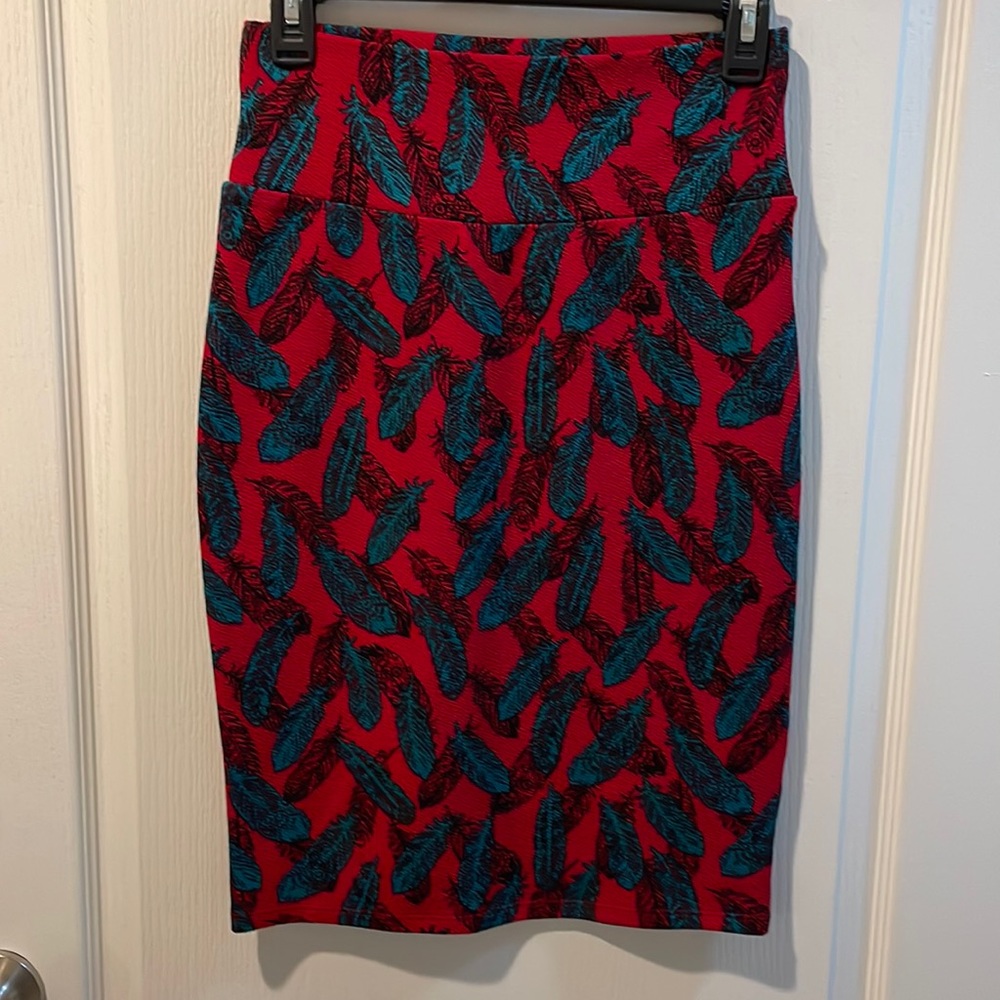 Super cute feather Lula roe Cassie skirt